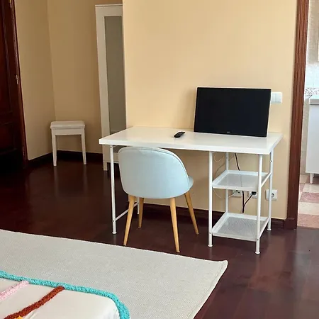 Ocean House 3* فيريل